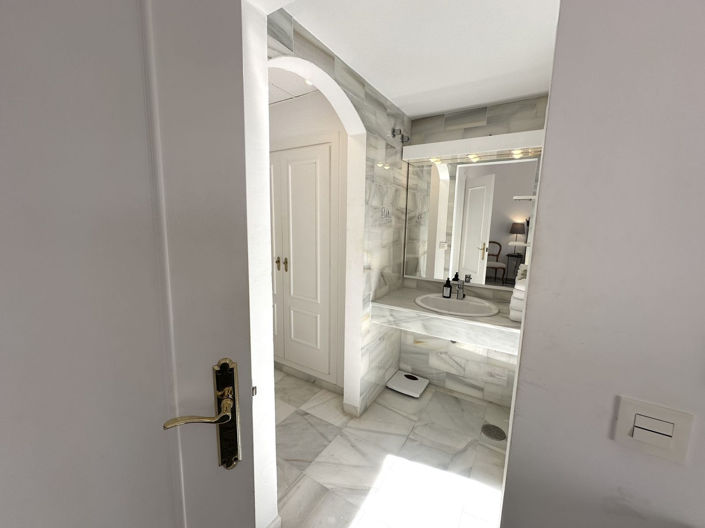 Image No.30-2 Bed Apartment for sale