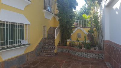 8-e64a9055bba3e77ac8aca3b893cdf826