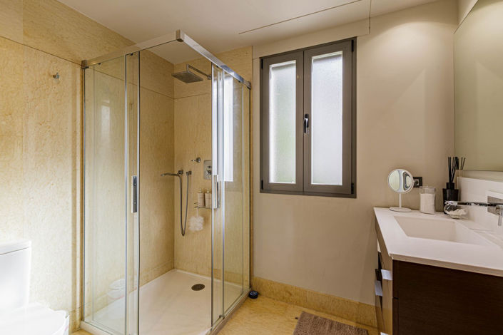 Image No.9-3 Bed Apartment for sale