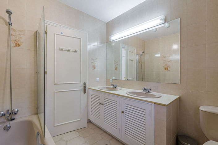 Image No.20-5 Bed Villa for sale