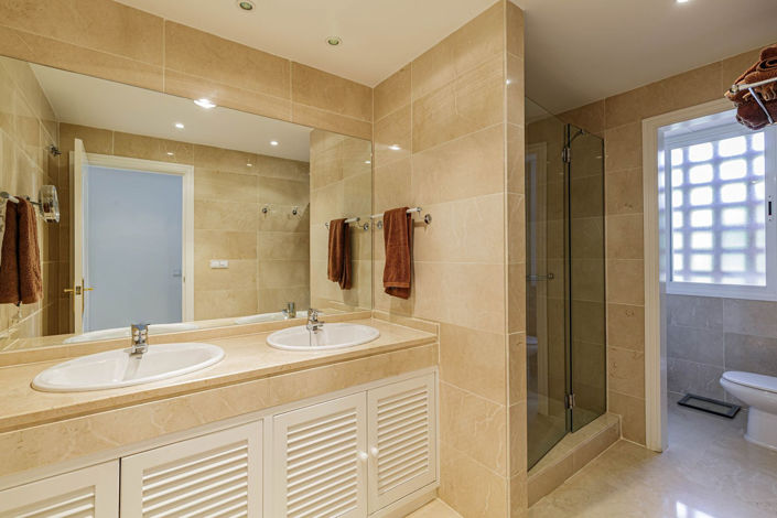 Image No.17-3 Bed Apartment for sale