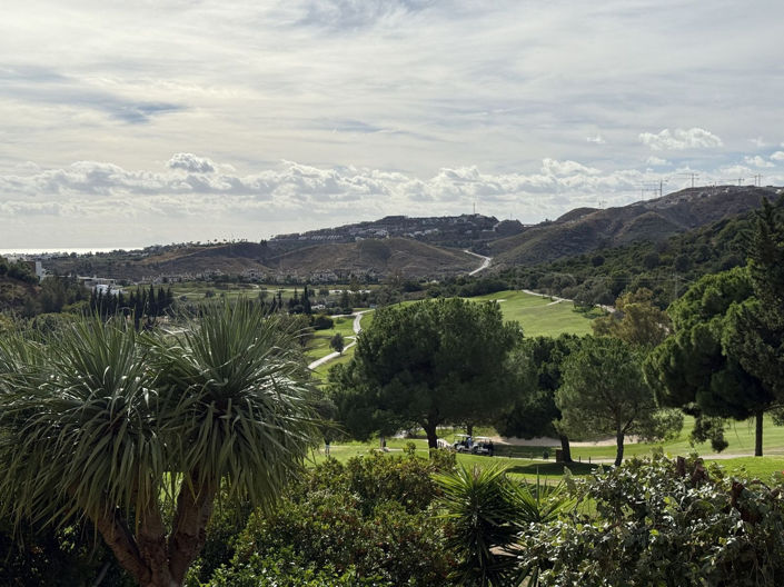 Image No.24-3 Bed Apartment for sale