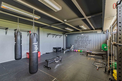 11-20939a0134ad724a8cb2a801094d15a4