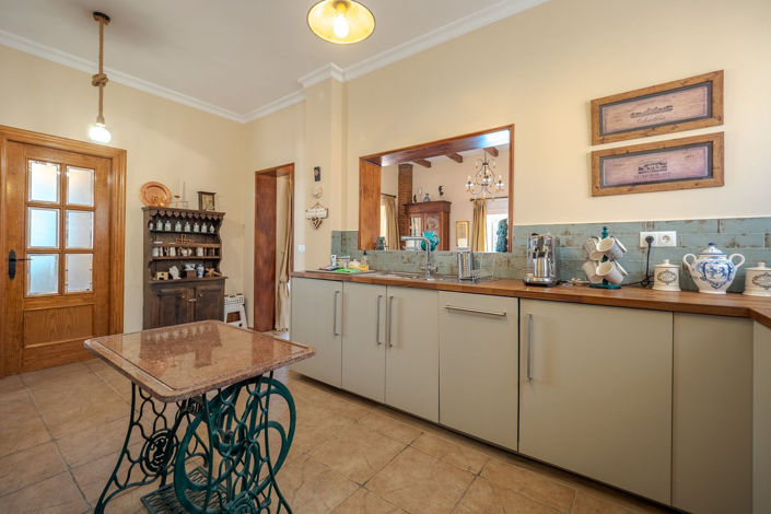 Image No.14-5 Bed Villa for sale