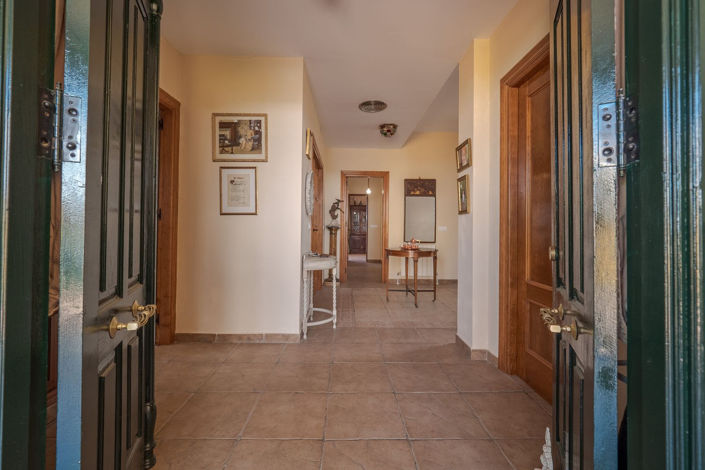 Image No.9-5 Bed Villa for sale