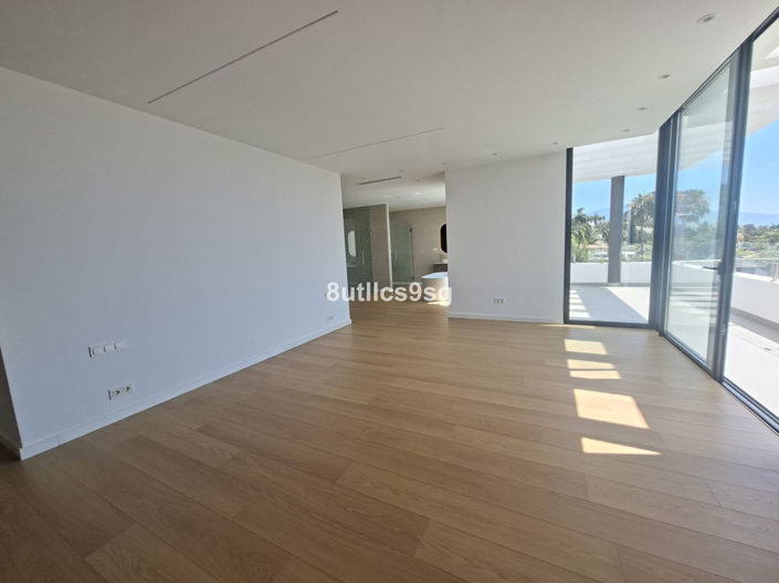 Image No.11-6 Bed Villa for sale