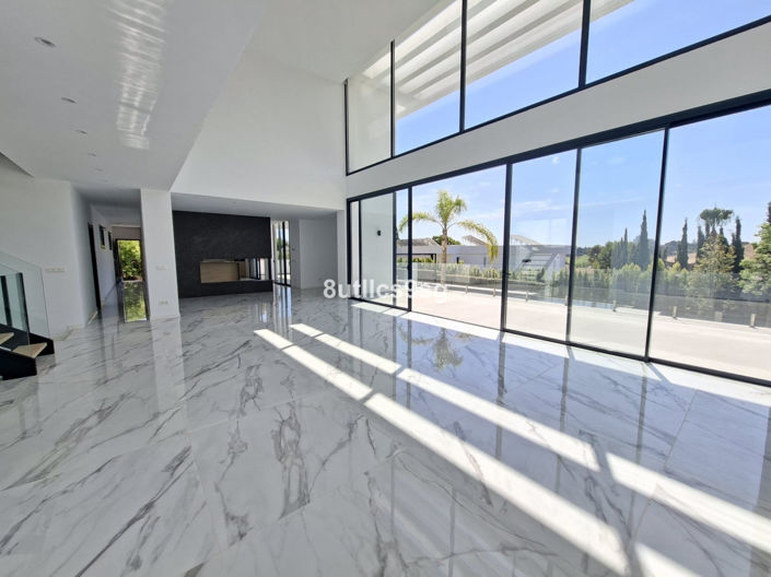 Image No.3-6 Bed Villa for sale