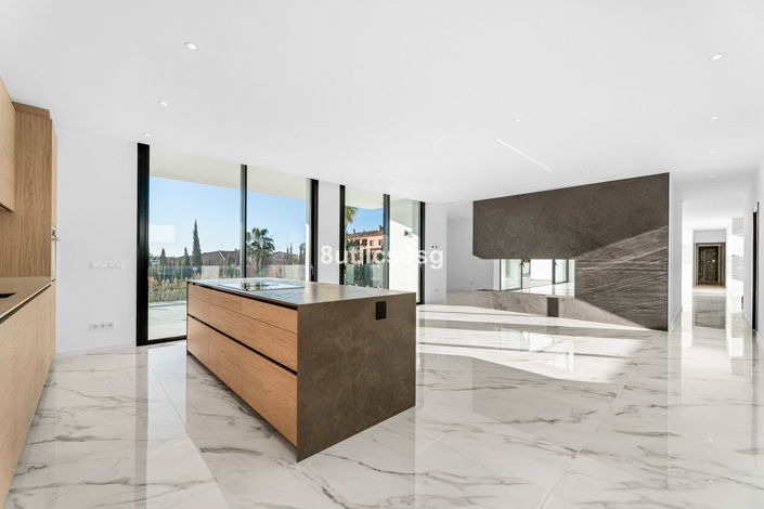 Image No.5-6 Bed Villa for sale