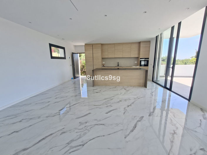 Image No.8-6 Bed Villa for sale