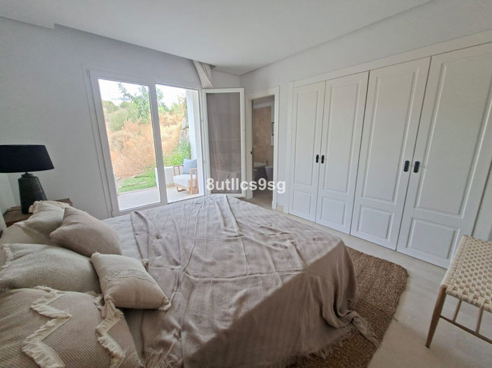 Image No.26-2 Bed Apartment for sale