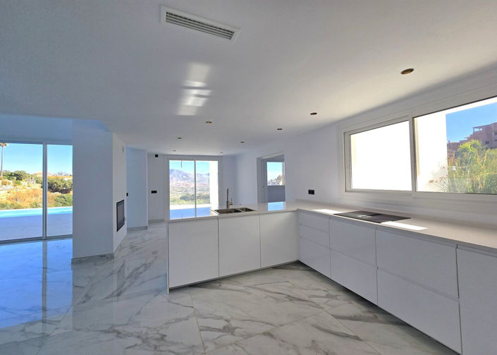 Image No.15-4 Bed Villa for sale