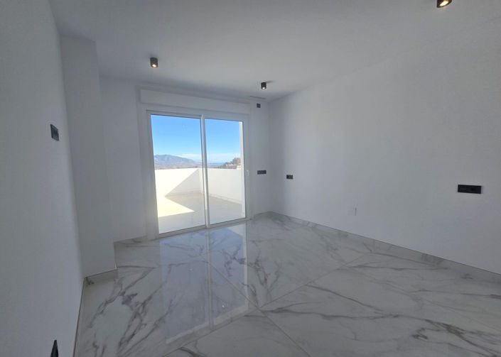 Image No.21-4 Bed Villa for sale