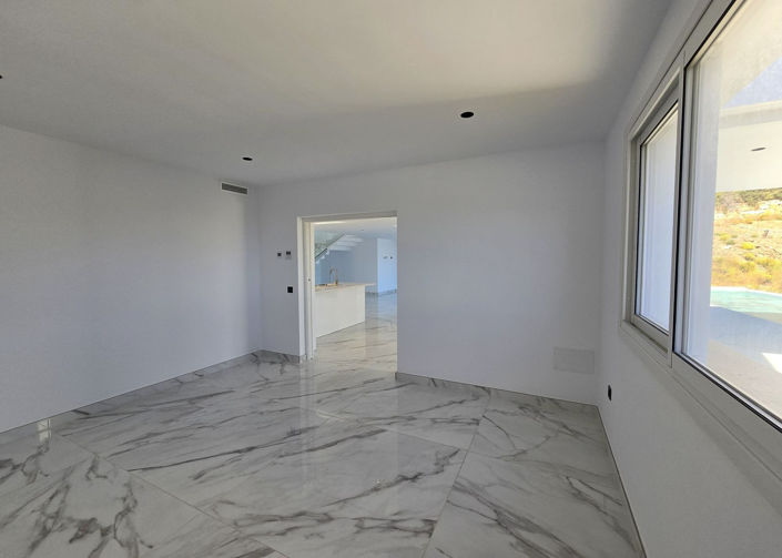 Image No.30-4 Bed Villa for sale