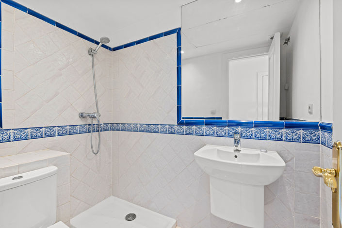 Image No.11-3 Bed Townhouse for sale