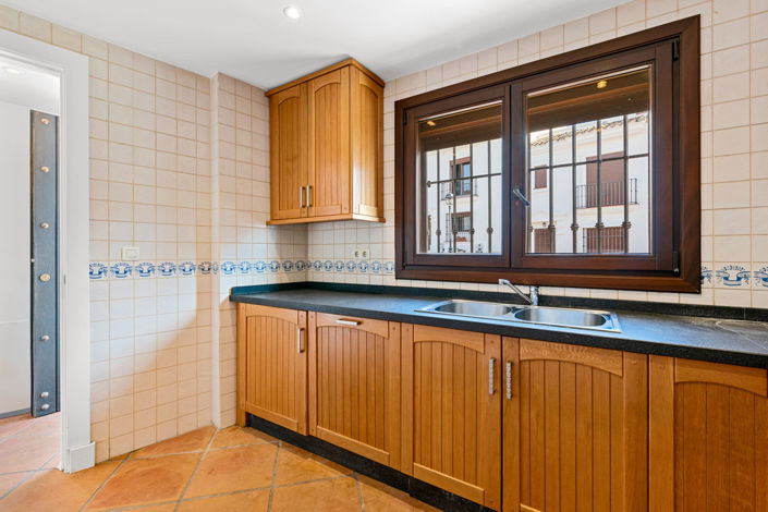 Image No.22-3 Bed Townhouse for sale