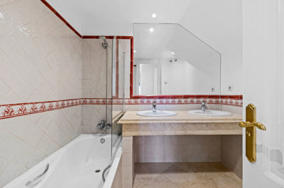 8-e64a9055bba3e77ac8aca3b893cdf826