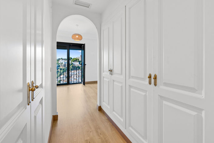 Image No.9-3 Bed Townhouse for sale