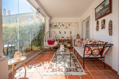 10-bb915d1cb19341576dcdc994b81ab9c5