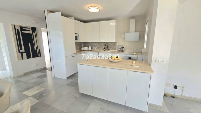 Image No.6-3 Bed Villa for sale