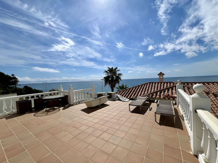 Image No.18-5 Bed Villa for sale