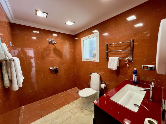 Image No.48-5 Bed Villa for sale