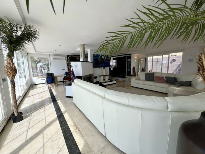 Image No.8-5 Bed Villa for sale