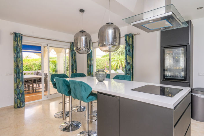 Image No.37-4 Bed Villa for sale