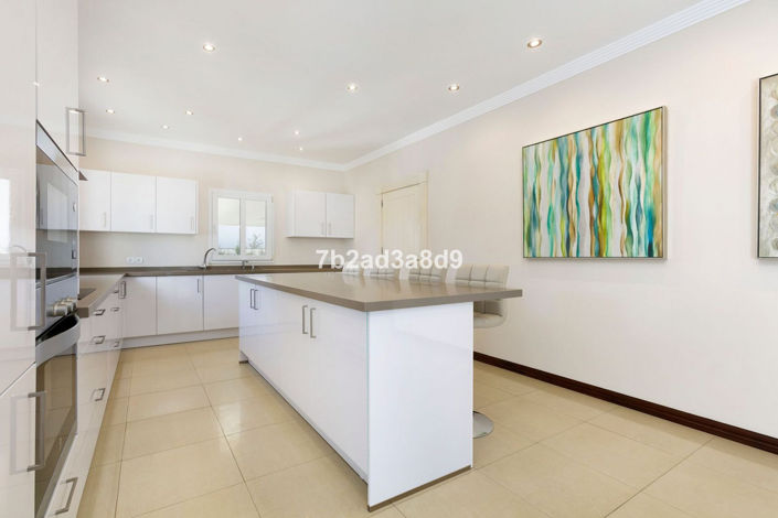 Image No.10-6 Bed Villa for sale