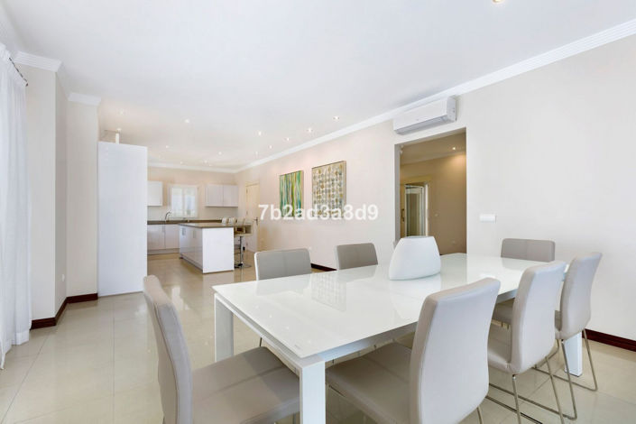 Image No.11-6 Bed Villa for sale