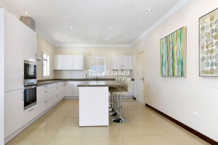 Image No.9-6 Bed Villa for sale