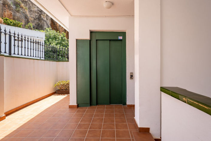 Image No.26-3 Bed Apartment for sale