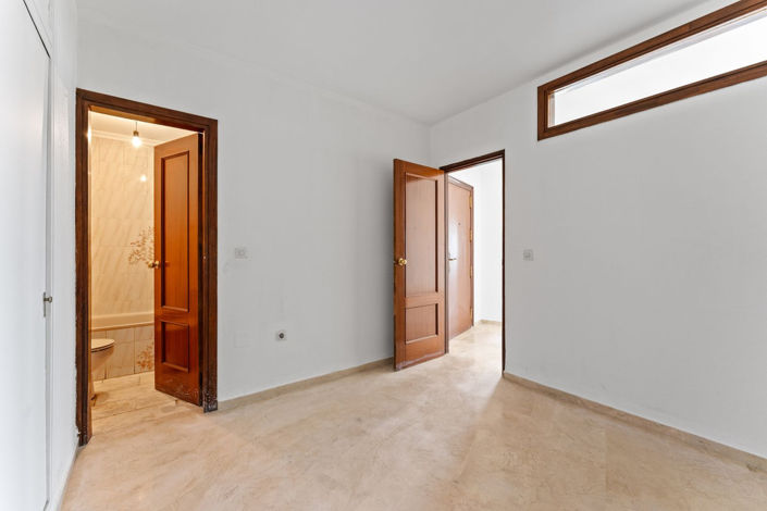 Image No.10-1 Bed Apartment for sale