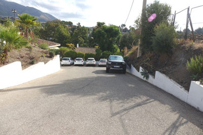 13-5fd73dea700db77384c091ca9818b1a9