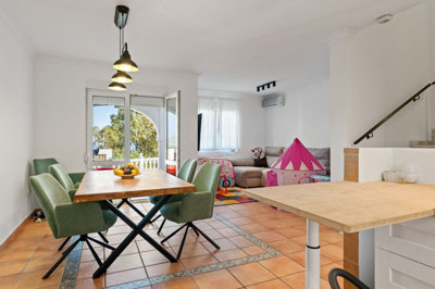 13-5fd73dea700db77384c091ca9818b1a9