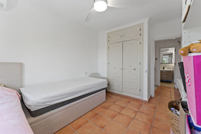 Image No.19-3 Bed Townhouse for sale