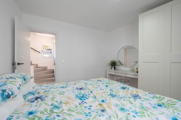 Image No.13-3 Bed Townhouse for sale