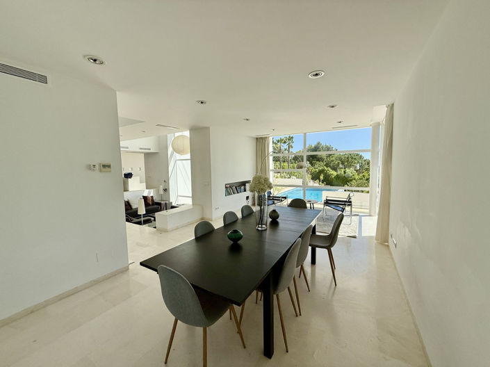 Image No.10-4 Bed Villa for sale