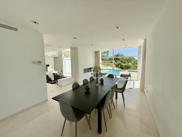 10-bb915d1cb19341576dcdc994b81ab9c5