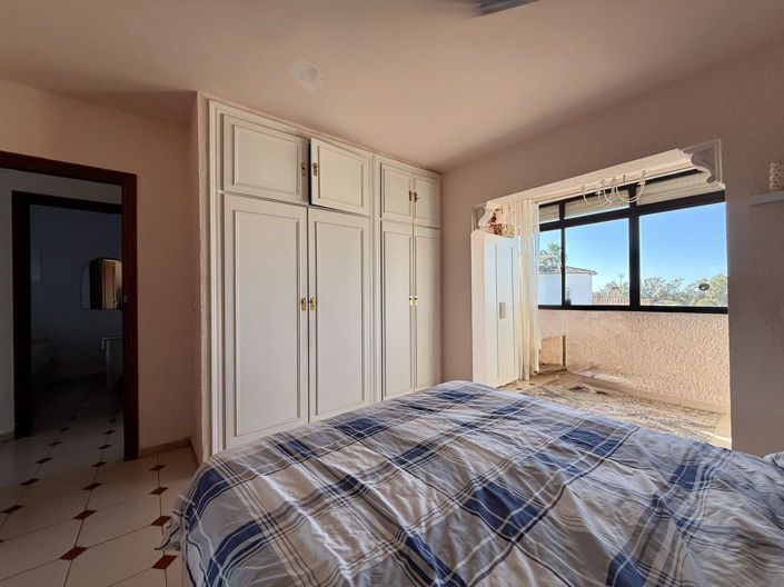 Image No.20-3 Bed Villa for sale