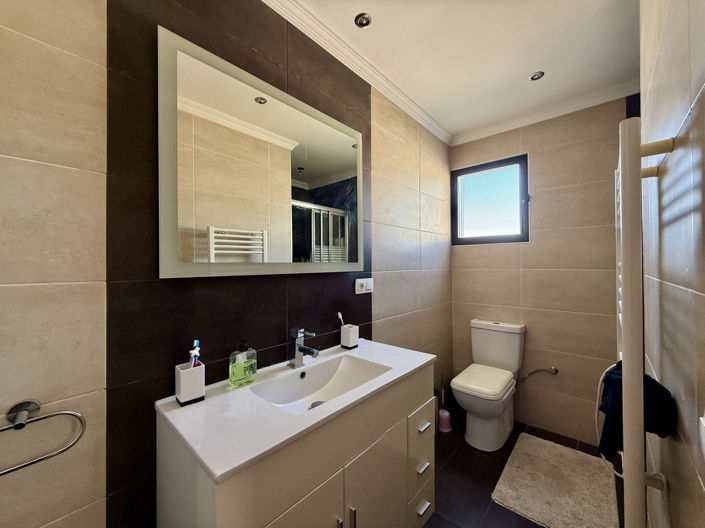 Image No.29-3 Bed Villa for sale