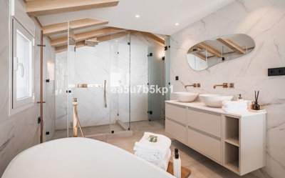 10-bb915d1cb19341576dcdc994b81ab9c5