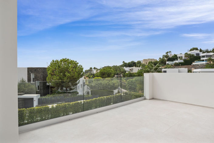 Image No.26-4 Bed Villa for sale