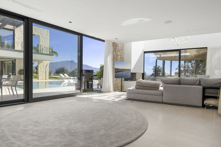 Image No.9-5 Bed Villa for sale