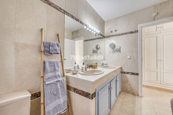 Image No.21-5 Bed Apartment for sale