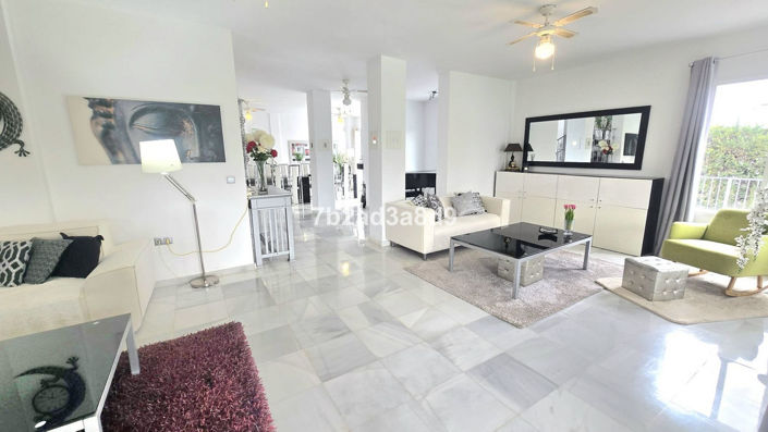 Image No.14-8 Bed Villa for sale