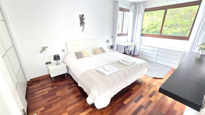 Image No.19-8 Bed Villa for sale