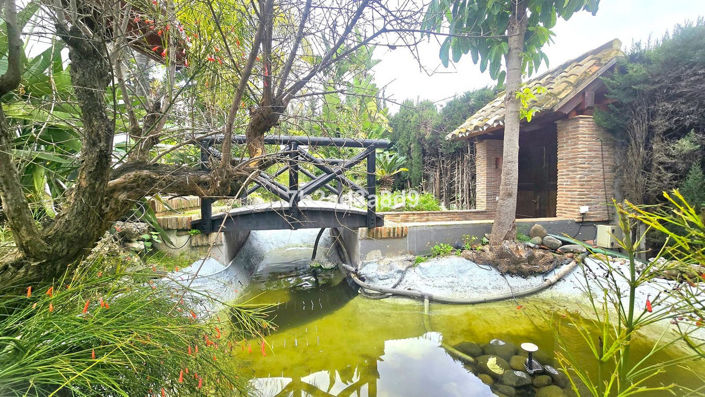 Image No.2-8 Bed Villa for sale