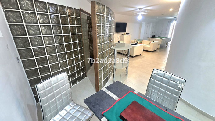 Image No.21-8 Bed Villa for sale