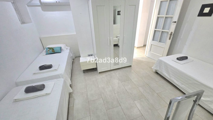 Image No.24-8 Bed Villa for sale