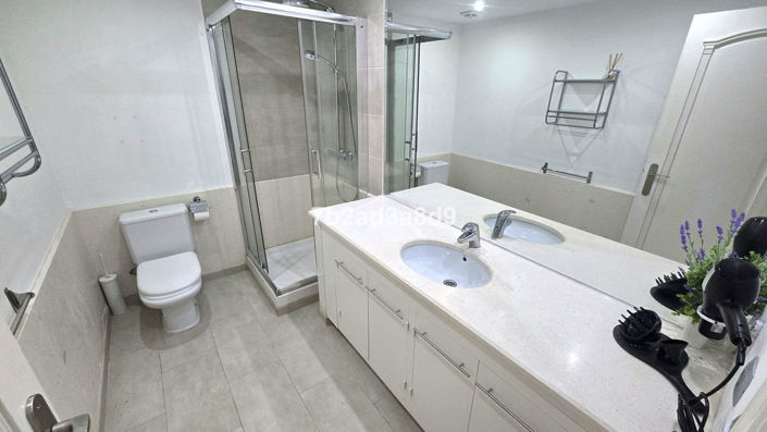 Image No.33-8 Bed Villa for sale